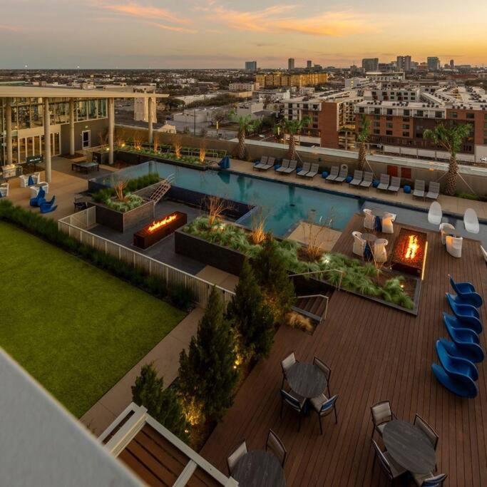 Апартаменти Luxury Highrise In Midtown - Skyline Views And Chic Decor Х'юстон Екстер'єр фото