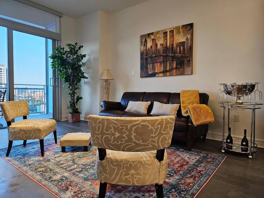 Апартаменти Luxury Highrise In Midtown - Skyline Views And Chic Decor Х'юстон Екстер'єр фото