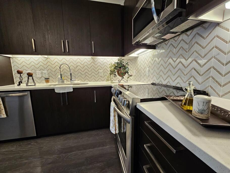 Апартаменти Luxury Highrise In Midtown - Skyline Views And Chic Decor Х'юстон Екстер'єр фото