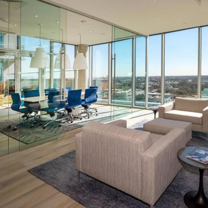 Апартаменти Luxury Highrise In Midtown - Skyline Views And Chic Decor Х'юстон Екстер'єр фото