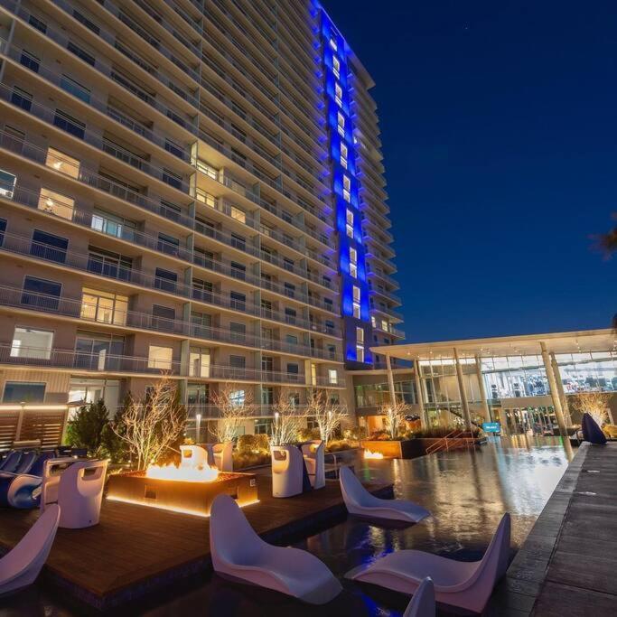 Апартаменти Luxury Highrise In Midtown - Skyline Views And Chic Decor Х'юстон Екстер'єр фото